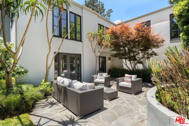 3055 Nichols Canyon Road, Los Angeles CA: https://media.crmls.org/mediaz/27d95700-db49-4e72-9d99-1f95d8b0d3fb.jpg