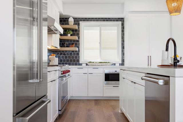 326 Chinquapin Avenue, Carlsbad CA: https://media.crmls.org/mediaz/27d9f8f5-efaa-4da2-bd7e-92a9266bf8d1.jpg