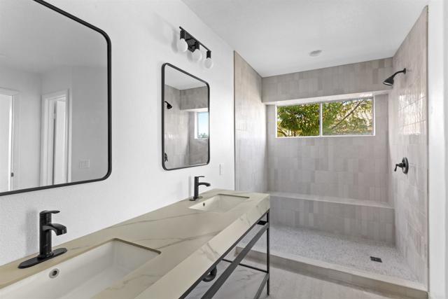 Image 6 of 18 For 625 Aliento Court