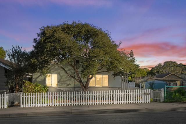 609 Congress Avenue, Pacific Grove CA: https://media.crmls.org/mediaz/27daad5e-37cd-4579-9488-3d18a26c0d5b.jpg