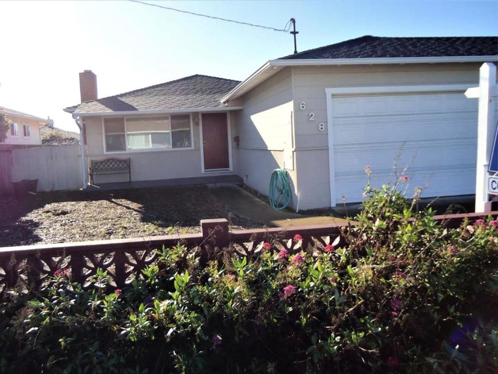 628 Grove Street