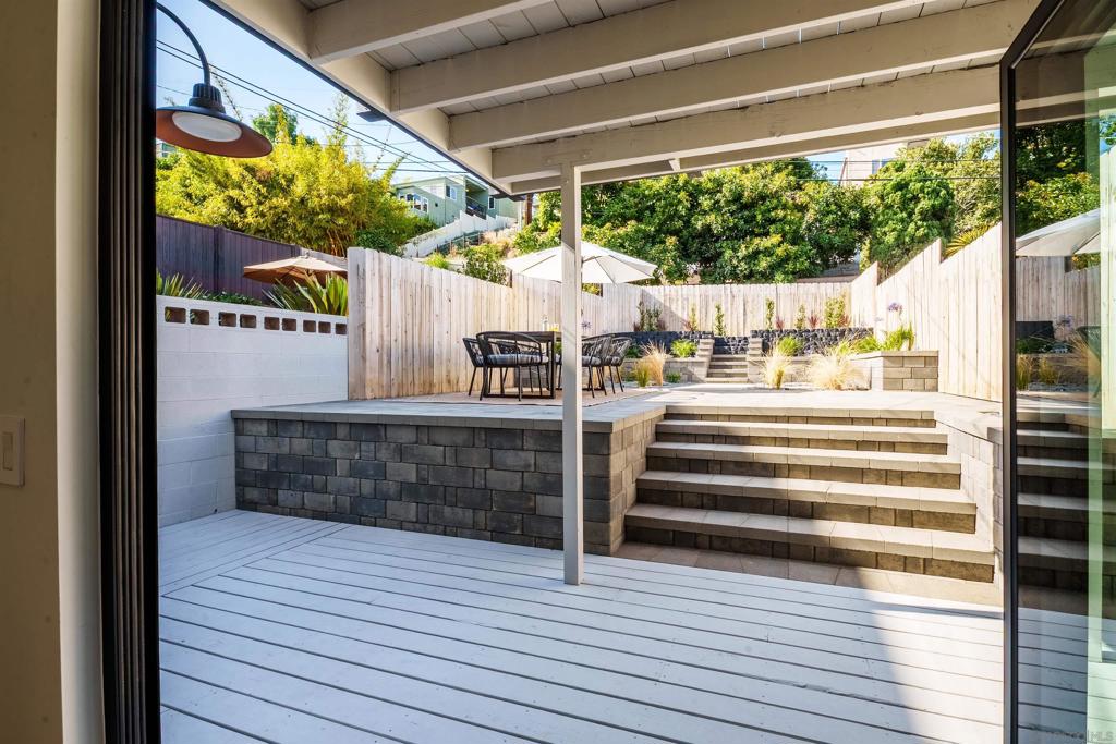 MLS #250033001SD img 10