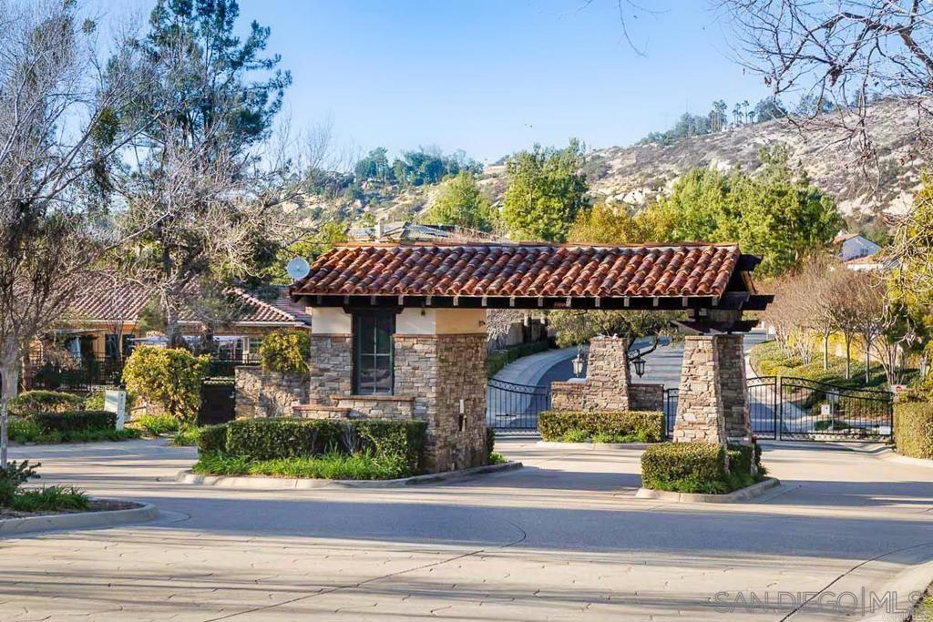 MLS #250043016SD image #16