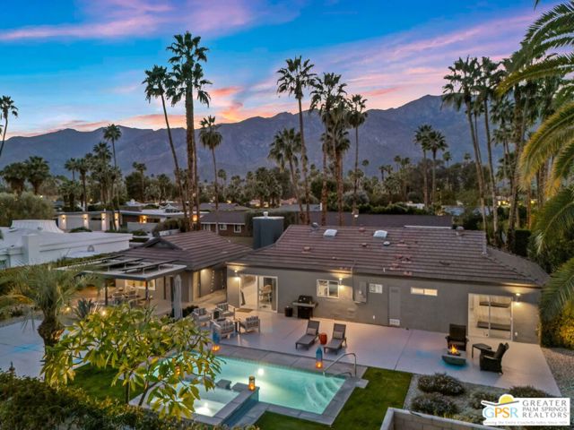 1244 S San Mateo Drive, Palm Springs CA: https://media.crmls.org/mediaz/27ded896-2a39-4e03-98f6-e1e1443a1472.jpg