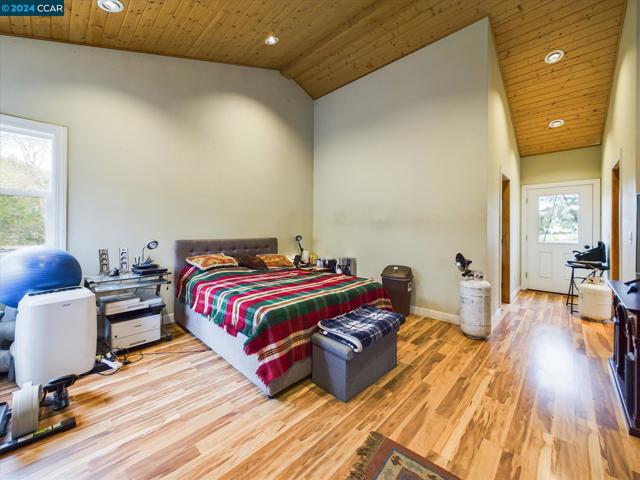 Image 24 of 60 For 1285 Bliss Ln
