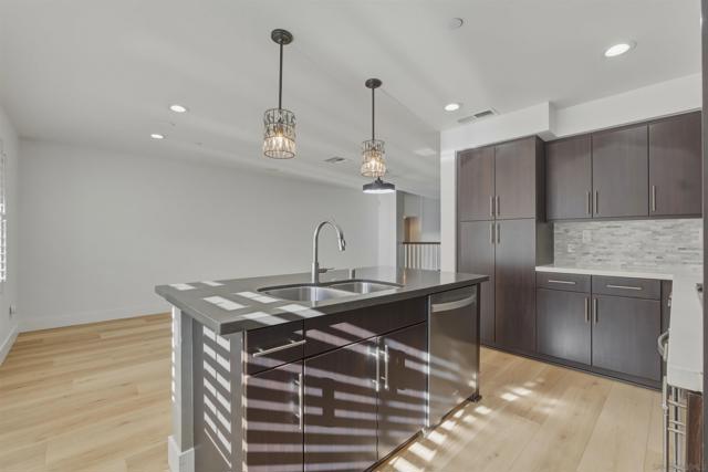 1634 Fairlead Avenue, Carlsbad CA: https://media.crmls.org/mediaz/27df884e-39c9-4bb1-87f0-fa22f6696101.jpg