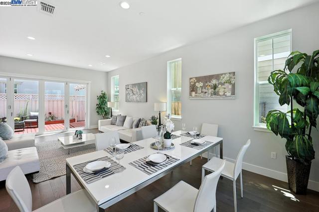 8360 Marine Way, Newark CA: https://media.crmls.org/mediaz/27e06fe9-ea32-435d-9665-c72c9272e089.jpg