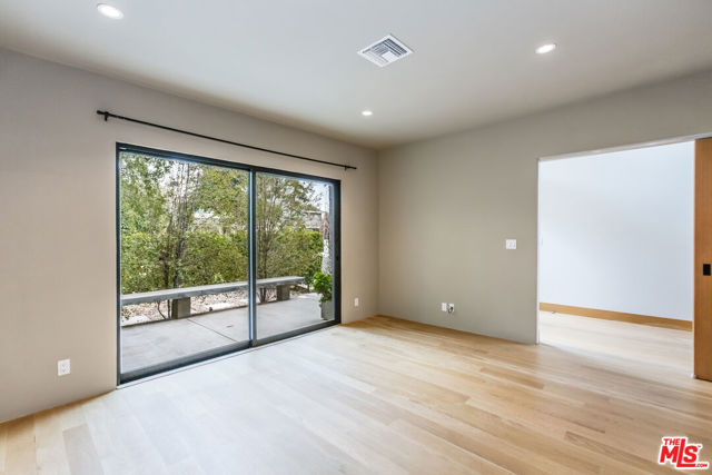 4229 Elmer Avenue, North Hollywood CA: https://media.crmls.org/mediaz/27e16d76-daaa-45fd-b07e-bb041a58fb6a.jpg
