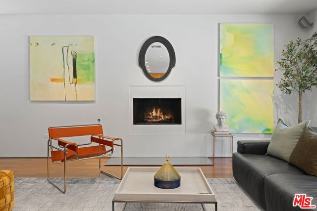 4255 Saint Clair Avenue, Studio City CA: https://media.crmls.org/mediaz/27e1b328-76d8-44de-adfe-5f889f6d63ab.jpg
