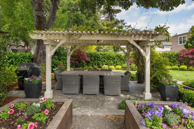 2995 Hacienda Street, San Mateo CA: https://media.crmls.org/mediaz/27e2c664-4e65-4a48-8b93-9a762dbd7aa4.jpg