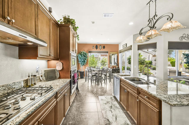 81662 Corte Valdemoro, Indio CA: https://media.crmls.org/mediaz/27e36fc5-15c2-4c67-a61b-f2c1edb57b22.jpg