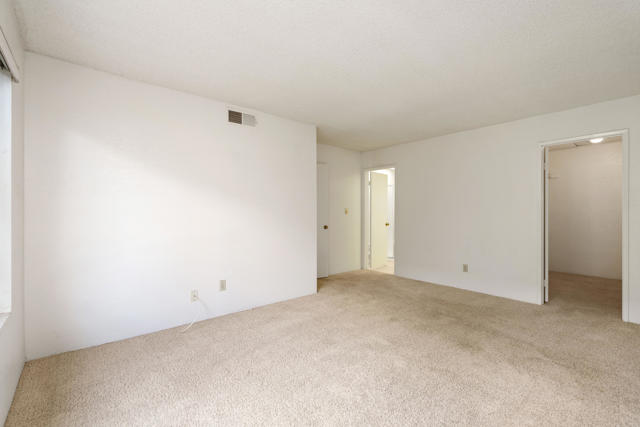 179 Las Lomas, Palm Desert CA: https://media.crmls.org/mediaz/27e38510-943e-4fad-bec1-2b841557702c.jpg