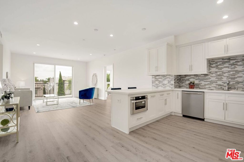 1237 S Holt Avenue #307
