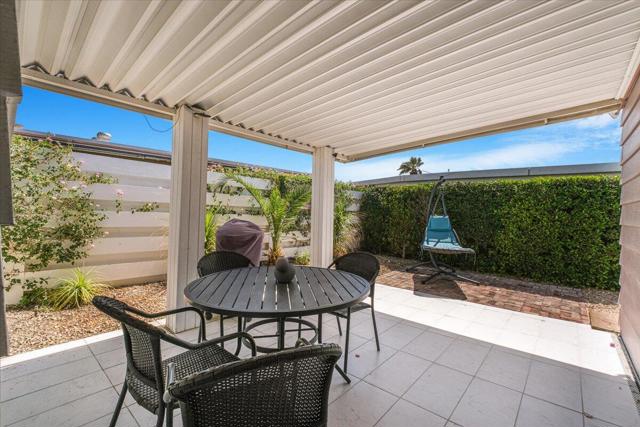 73411 Brown Rabbit Drive, Palm Desert CA: https://media.crmls.org/mediaz/27e52ceb-43ae-42c4-ad1e-451dbfa0f490.jpg