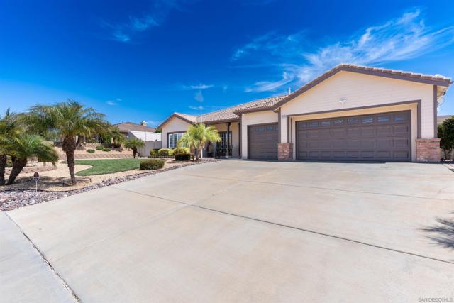 2059 Avocado Knoll Lane, Fallbrook CA: https://media.crmls.org/mediaz/27e548c9-5438-4c78-ac22-b106004cc064.jpg