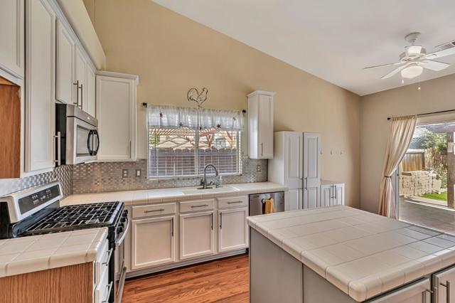 761 Gia Court, Hollister CA: https://media.crmls.org/mediaz/27e5857d-1dd6-4f61-8c95-98fb8ab1fff3.jpg