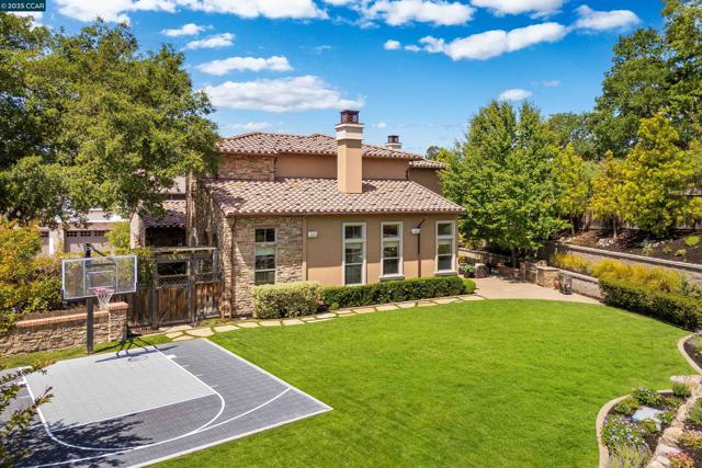 837 O'Brien Place, Danville CA: https://media.crmls.org/mediaz/27e5f801-9bb4-4e17-a4cb-5d07dc57e4b7.jpg