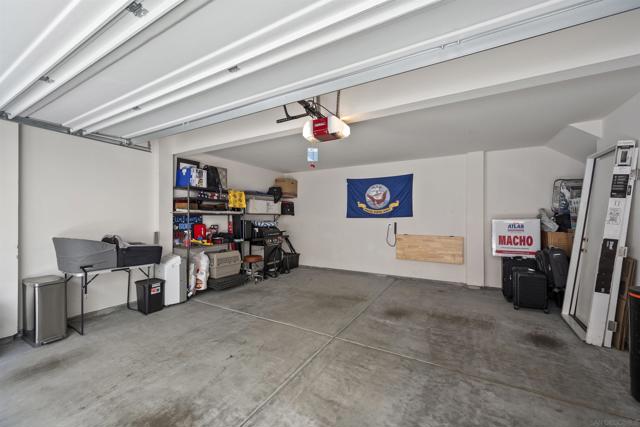 5506 Sandcliff Ln, San Diego CA: https://media.crmls.org/mediaz/27e6a6df-9402-4ad7-afab-4e500b2cd60b.jpg