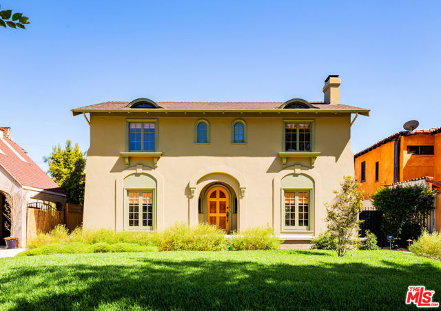 1672 Buckingham Road, Los Angeles CA: https://media.crmls.org/mediaz/27e6fb9c-0382-469e-a6e9-f3264e94ca5b.jpg