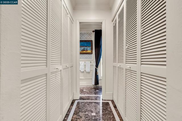 117 Alta Mesa Ct, Moraga CA: https://media.crmls.org/mediaz/27e7177c-269f-422a-9b7f-6c8b87619fdf.jpg