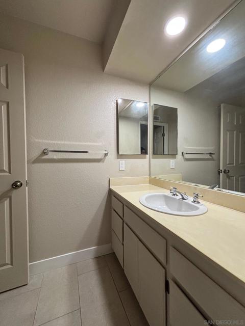 Image 26 of 55 For 672 Chateau Place