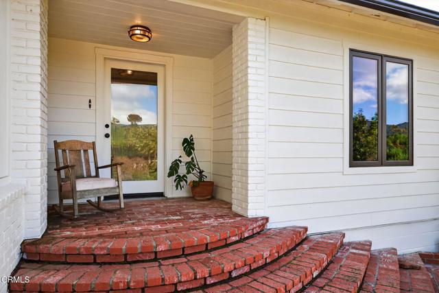 1130 Rancho Drive, Ojai CA: https://media.crmls.org/mediaz/27e80484-289c-42d1-bbe9-8b8083c78570.jpg