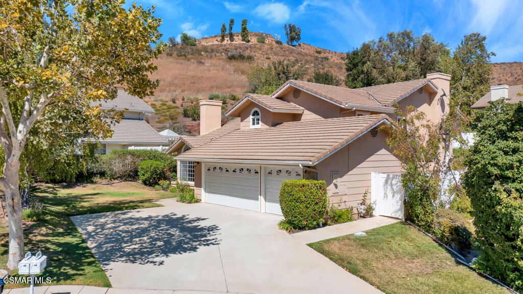 852 Admiral Court