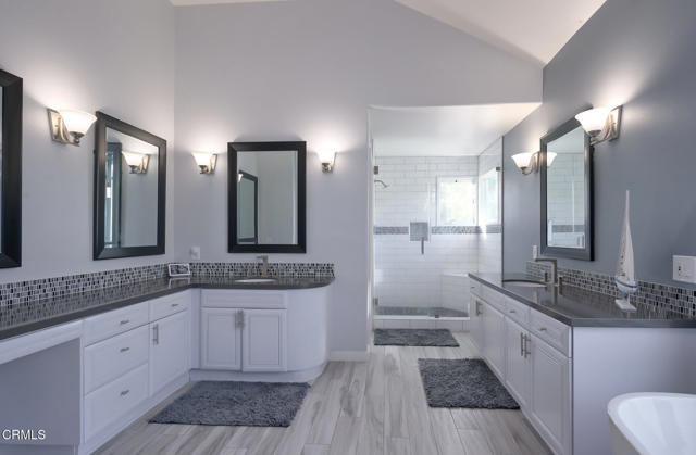 2021 Brittany Park Road, Camarillo CA: https://media.crmls.org/mediaz/27e9827a-c4c4-46df-b63b-53595ad93fb3.jpg