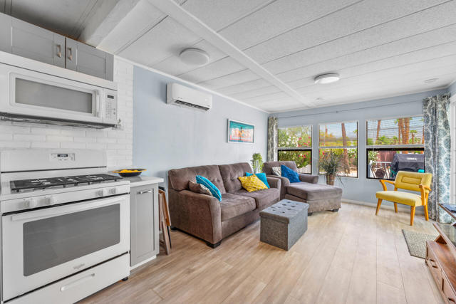16400 Bubbling Wells Road, Desert Hot Springs CA: https://media.crmls.org/mediaz/27e9847d-a7d5-48d4-8ca7-1c60a0670570.jpg
