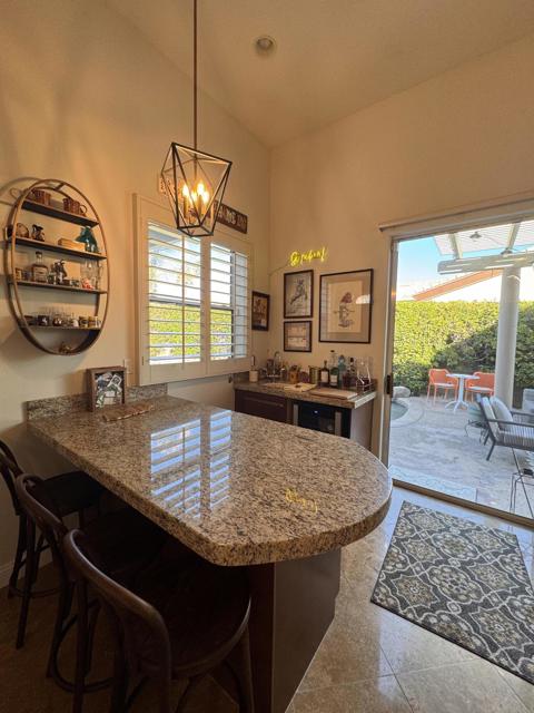 49560 Loren Court, La Quinta CA: https://media.crmls.org/mediaz/27e9e962-9050-4300-bc8b-088c55115293.jpg