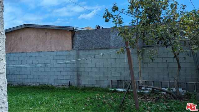 832 W Imperial Highway, Los Angeles CA: https://media.crmls.org/mediaz/27ea1385-70b8-4fc5-abb0-2c8ff43e08a5.jpg