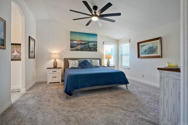 2280 E Valley Parkway, Escondido CA: https://media.crmls.org/mediaz/27ea86fb-802c-4e35-91e1-49e00e67130b.jpg