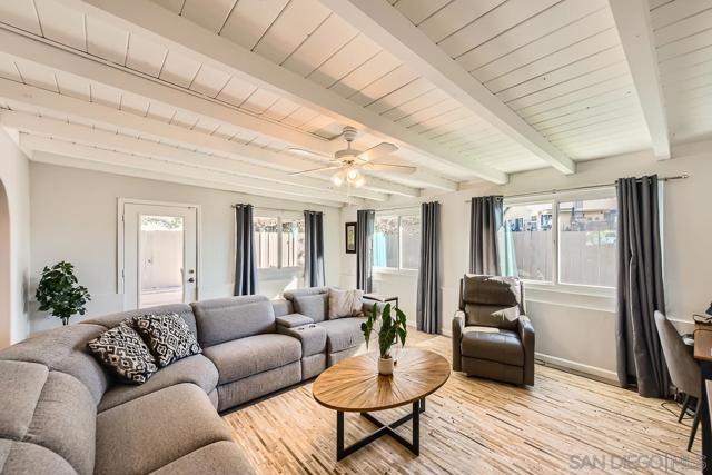 9477 Ronnie Ct, Santee CA: https://media.crmls.org/mediaz/27eaacbc-44f7-47b1-89f1-8bef63800b5b.jpg