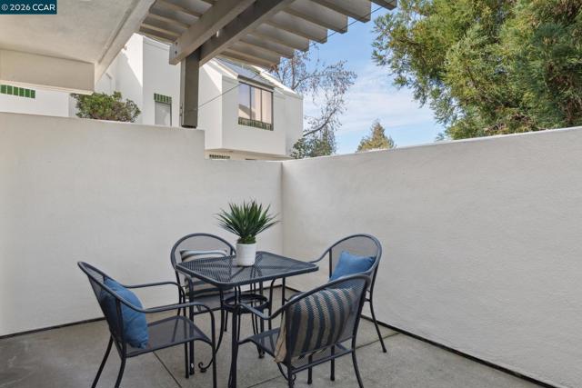 68 Mozden Ln, Pleasant Hill CA: https://media.crmls.org/mediaz/27ead9e5-2169-4d15-9adb-55db3b4b6c4d.jpg