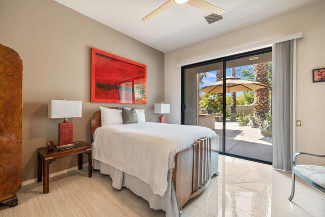 12 Boulder Lane, Rancho Mirage CA: https://media.crmls.org/mediaz/27eb1f73-c5ad-4699-904e-ae453235752f.jpg