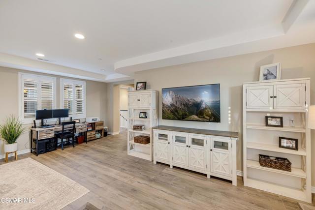13170 Bent Grass Place, Moorpark CA: https://media.crmls.org/mediaz/27eb94c7-c69e-4201-9210-929ef189be78.jpg