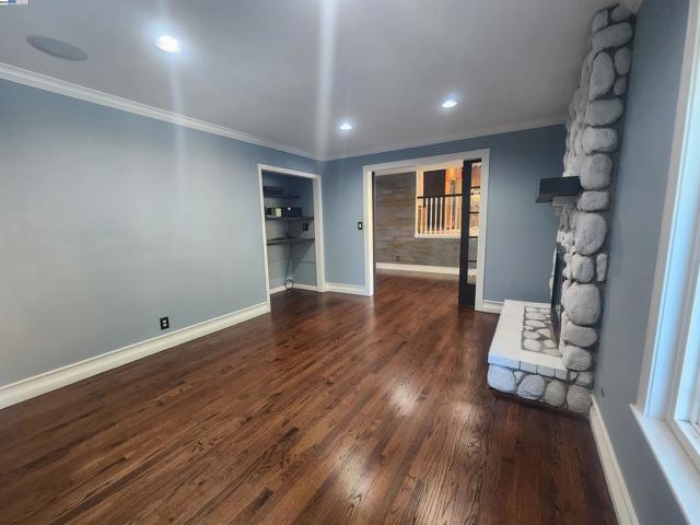 1127 Mataro Ct, Pleasanton CA: https://media.crmls.org/mediaz/27ebb7f3-5ce2-4988-b46c-ce165ddc88a5.jpg