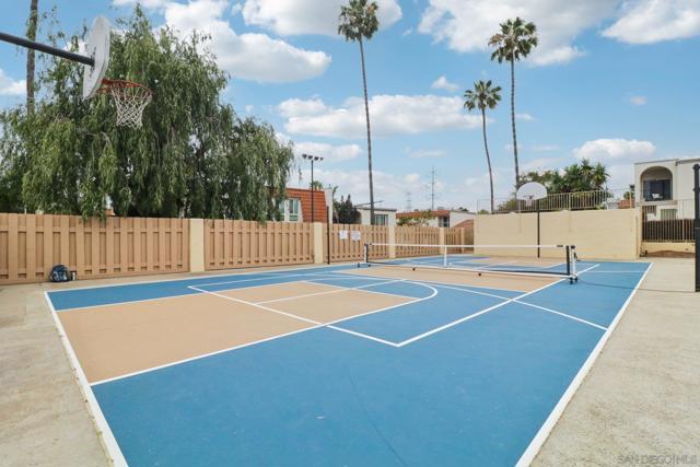 4174 Balboa Way, San Diego CA: https://media.crmls.org/mediaz/27ed2f15-19ed-44d2-bf7f-b82e184c392e.jpg