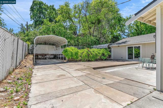 280 Sierra Dr, Walnut Creek CA: https://media.crmls.org/mediaz/27ede310-3314-4576-942f-055b088dd7e3.jpg