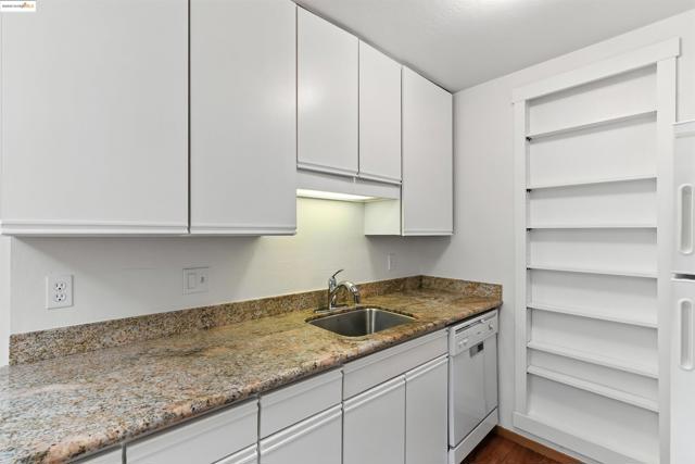 14617 Doolittle Dr, San Leandro CA: https://media.crmls.org/mediaz/27ede5a6-d7ff-4aec-96f4-2f5efb923ba5.jpg
