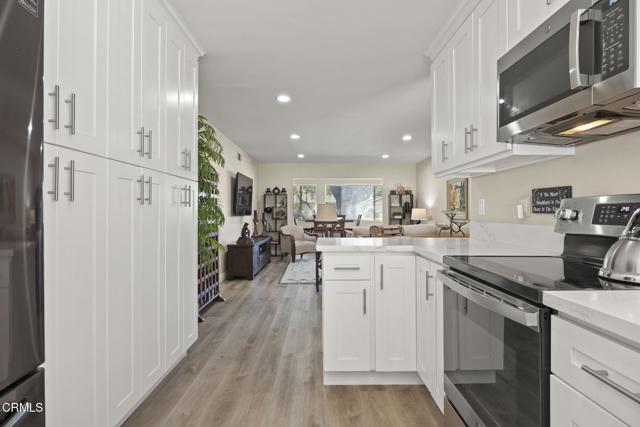 4222 Village 4, Camarillo CA: https://media.crmls.org/mediaz/27edf8d0-3bf3-49ea-abde-42d4a3fb9927.jpg