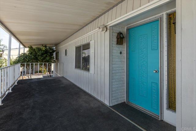 Detail Gallery Image 2 of 28 For 718 Sycamore Ave #109,  Vista,  CA 92083 - 2 Beds | 2 Baths