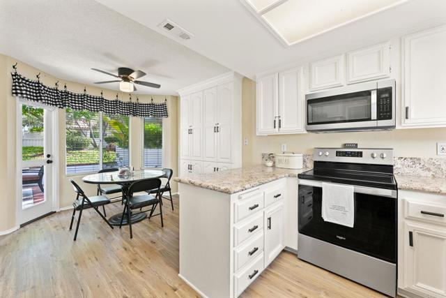 Detail Gallery Image 15 of 38 For 4737 Galicia Way, Oceanside,  CA 92056 - 2 Beds | 2 Baths