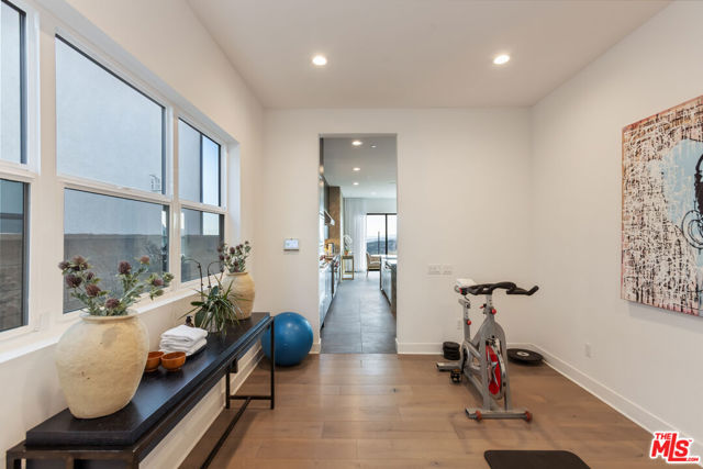 20668 W Hummingbird Court, Porter Ranch CA: https://media.crmls.org/mediaz/27f0398f-27b5-44cc-975f-1bfbe3ff5e5a.jpg