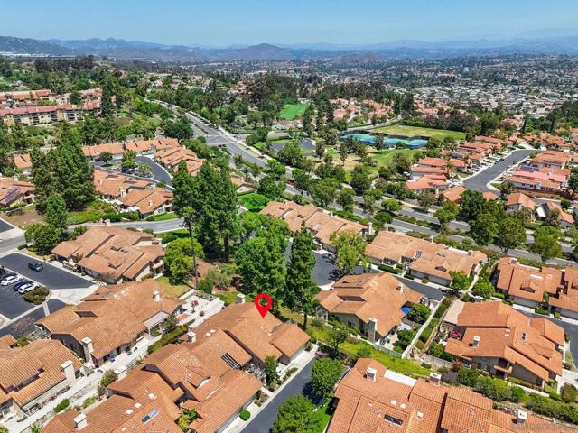 15628 Via Marchena, San Diego CA: https://media.crmls.org/mediaz/27f0770d-b6f7-49c0-8be4-f055f9b1d49d.jpg