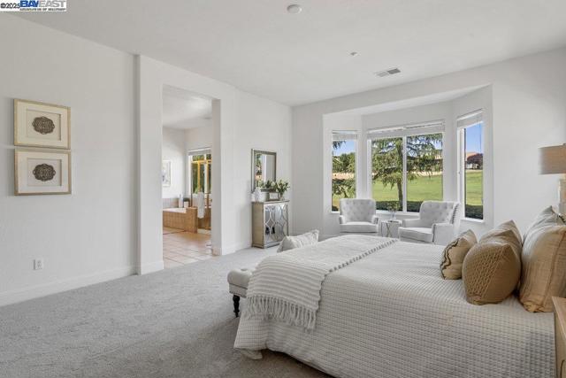 1123 Burghley Ln, Brentwood CA: https://media.crmls.org/mediaz/27f09aad-2146-480a-851b-515fa961bf8f.jpg