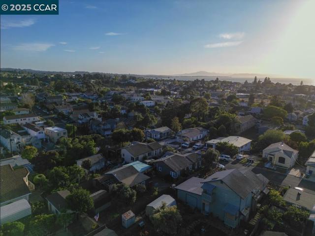 216 Suisun Ave, Rodeo CA: https://media.crmls.org/mediaz/27f09b9e-abff-43c1-b013-ddad28ba8a94.jpg
