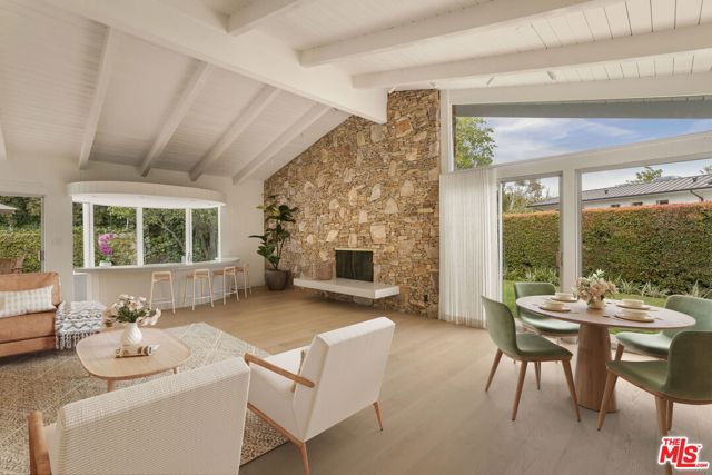 650 N Tigertail Road, Los Angeles CA: https://media.crmls.org/mediaz/27f19595-2b4a-480c-b4a5-2bb72197a3cc.jpg