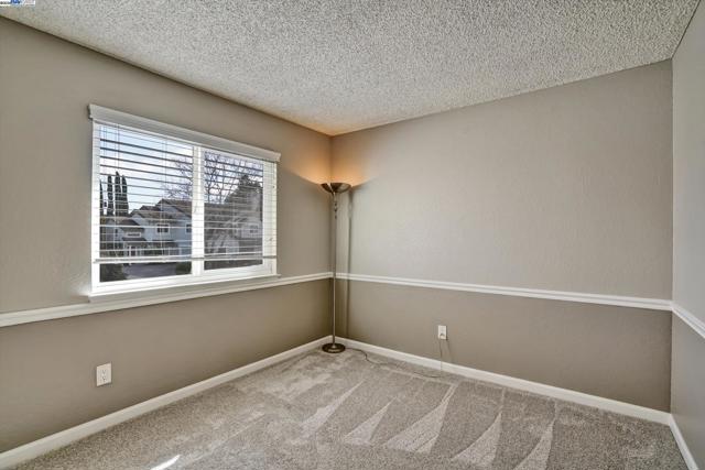 30 San Vicente Ct, Danville CA: https://media.crmls.org/mediaz/27f1b934-d3f1-4c3c-8458-6f63437af479.jpg