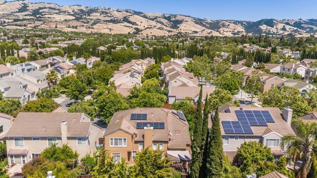 3223 Adelanto Lane, San Jose CA: https://media.crmls.org/mediaz/27f1dec1-d3c7-481a-9e2a-c8722ed4414a.jpg